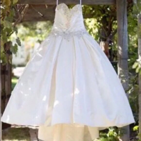 COPY - Wedding dress Allure bridal 9003 - Picture 3 of 6